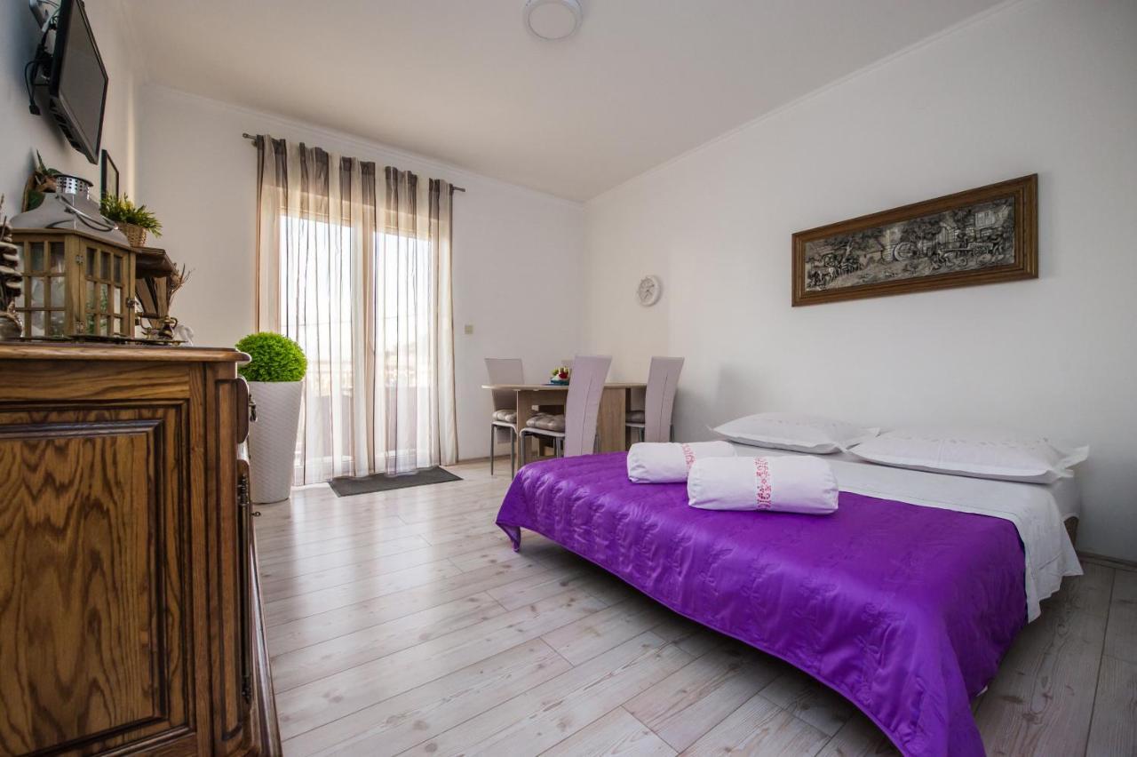 Apartments Nino Podstrana Bagian luar foto