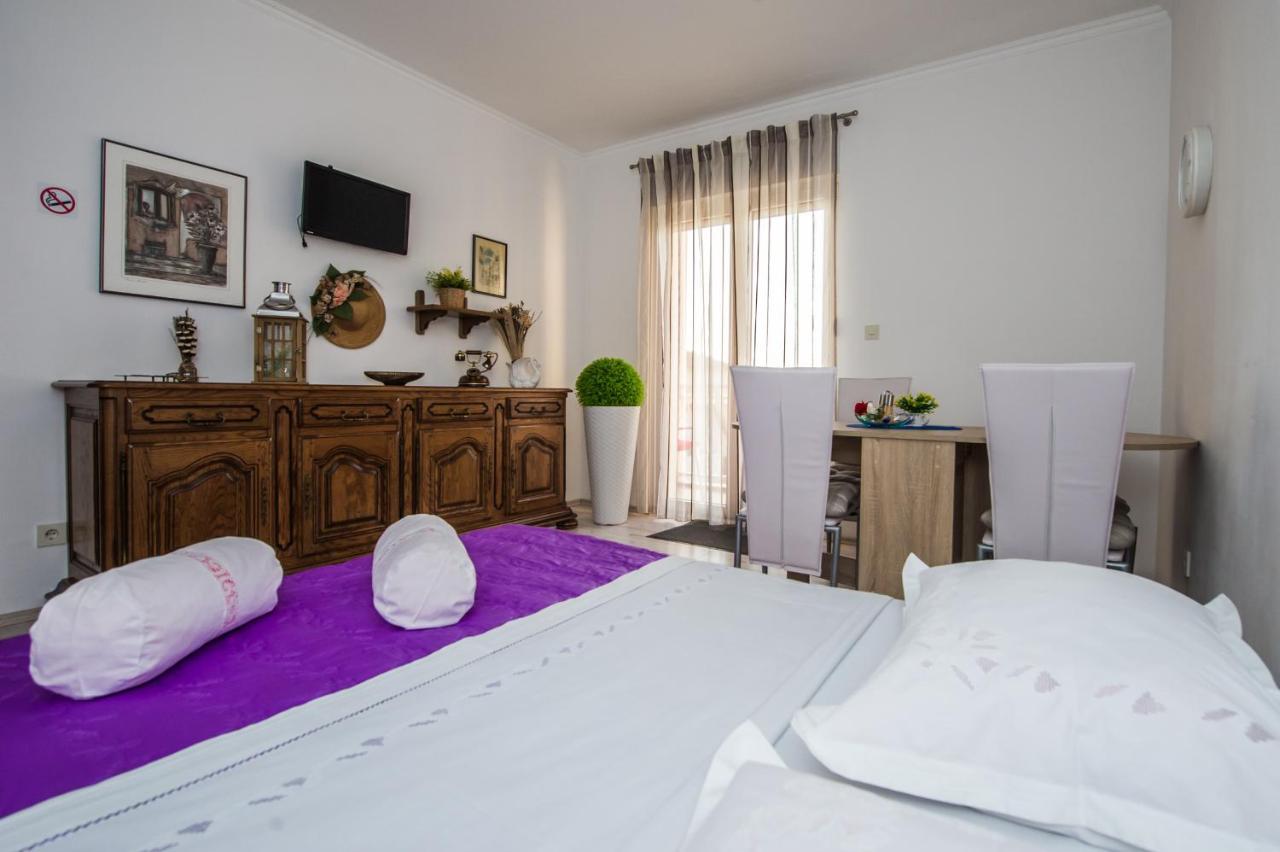 Apartments Nino Podstrana Bagian luar foto