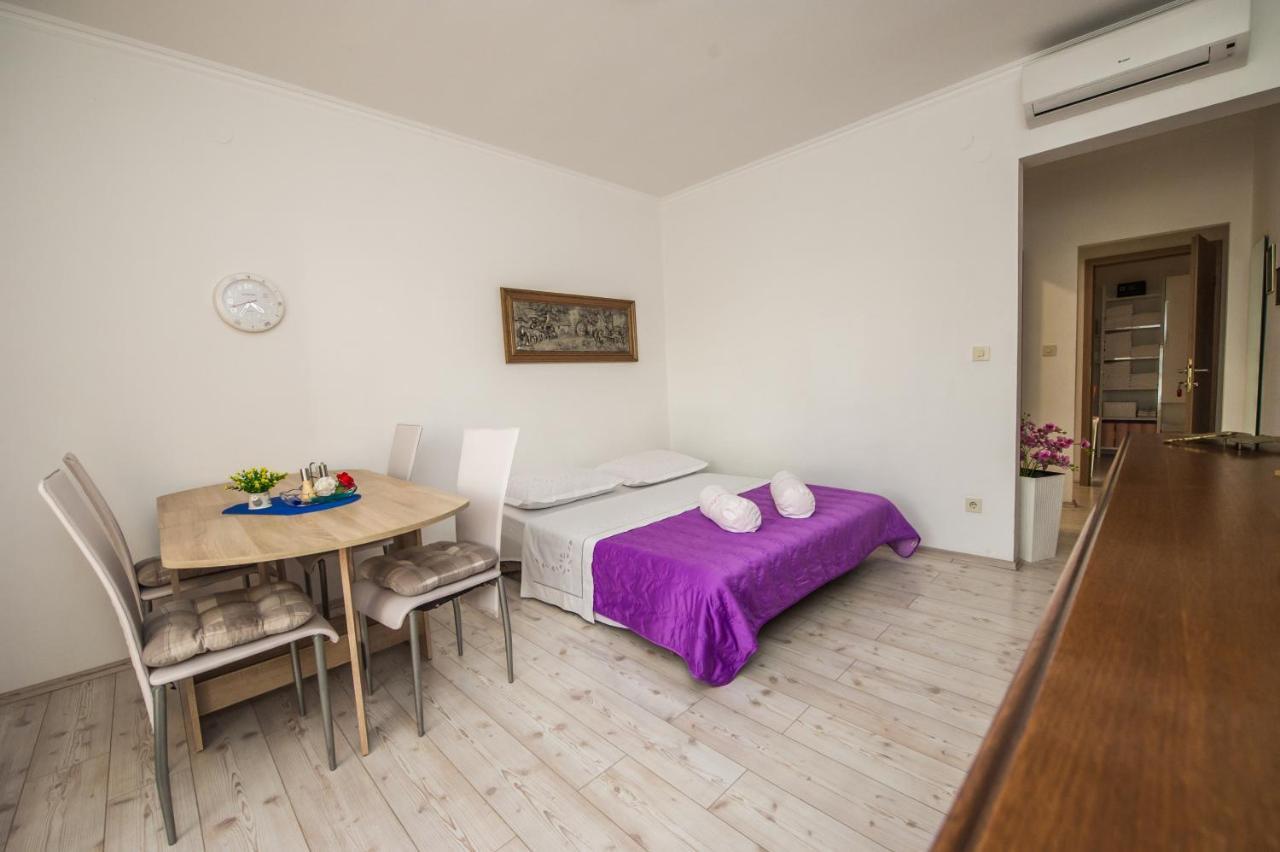 Apartments Nino Podstrana Bagian luar foto