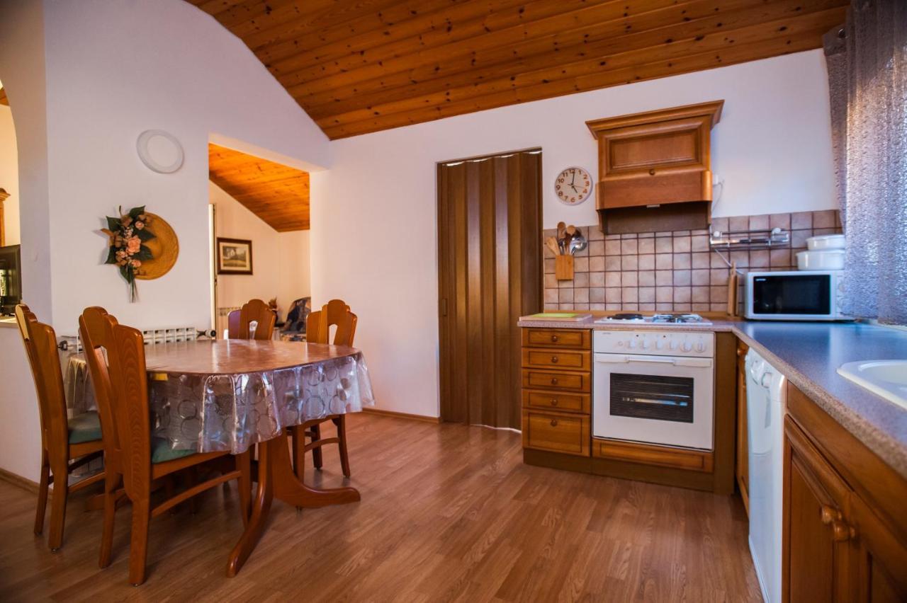 Apartments Nino Podstrana Bagian luar foto