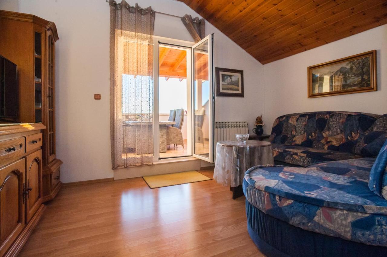 Apartments Nino Podstrana Bagian luar foto
