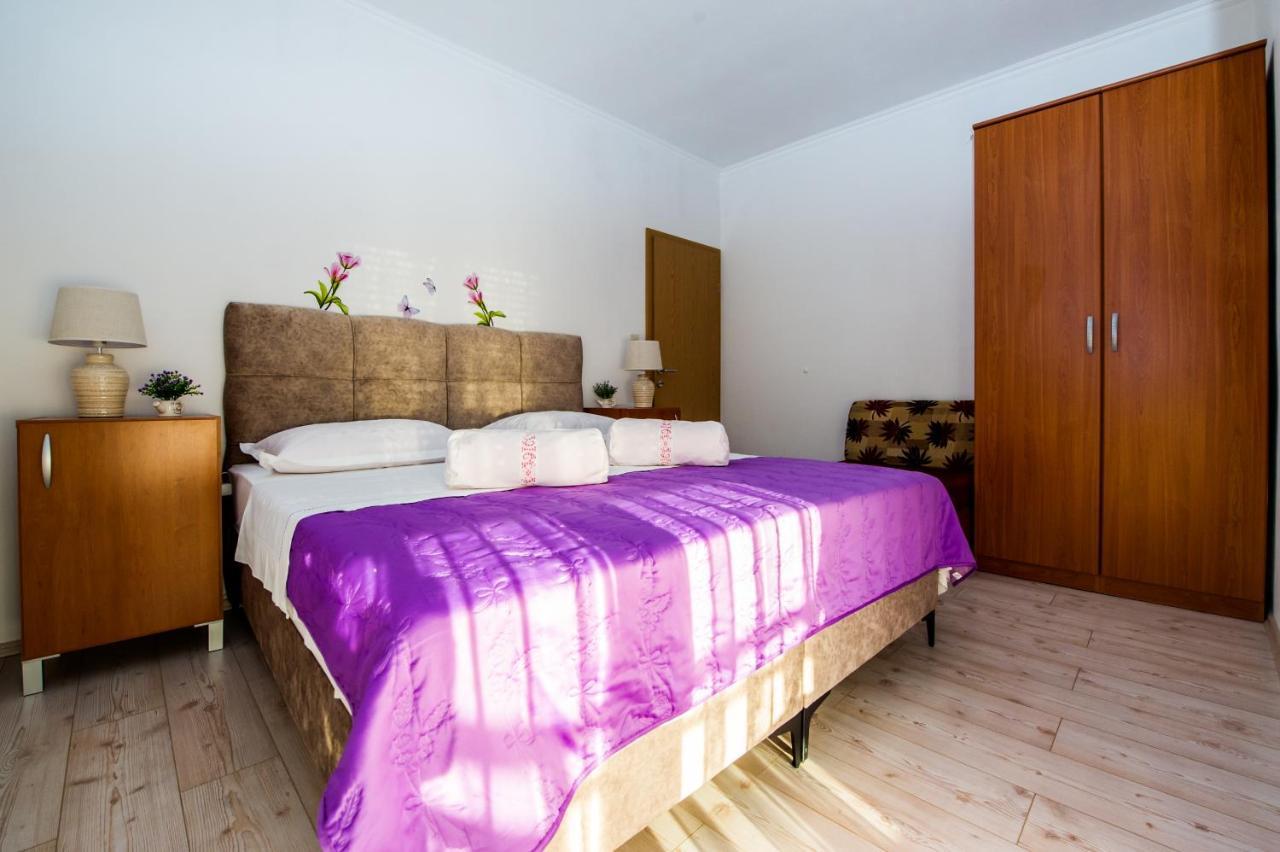 Apartments Nino Podstrana Bagian luar foto